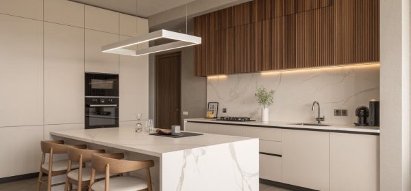a-modern-kitchen-with-marble-finishes-wa_nc-M1sDdRoC_n--7Q6ajhQ_AgmVI7n9TiKe2MKCXXL_Iw (1)